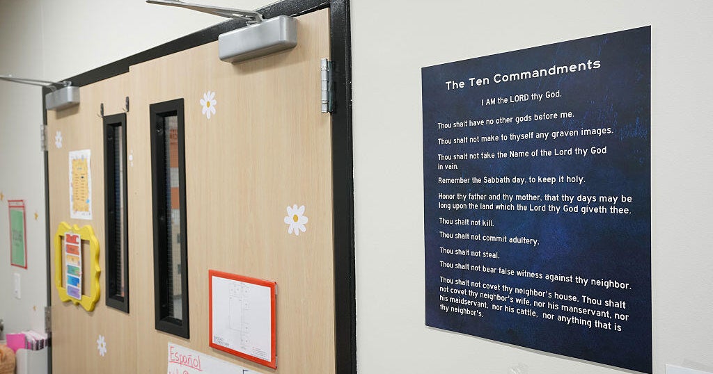 3 mothers sue to block Texas law requiring Ten Commandments in public schools