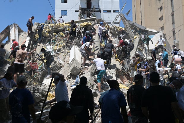TOPSHOT-COLOMBIA-EARTHQUAKE