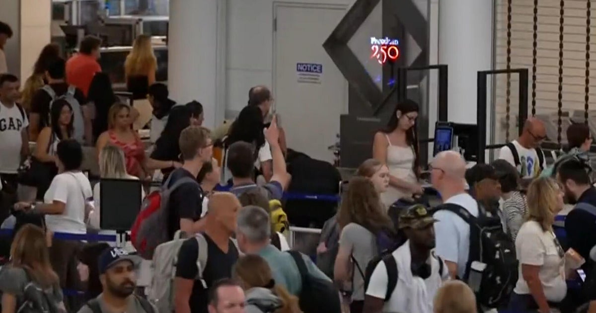 Thunderstorms cause major travel delays, ground stops