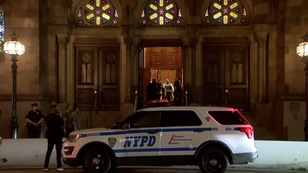 NYPD vehicle outside Central Synagogue 