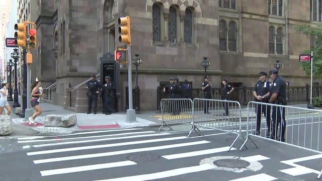Police and barricades outside Central Synagogue 