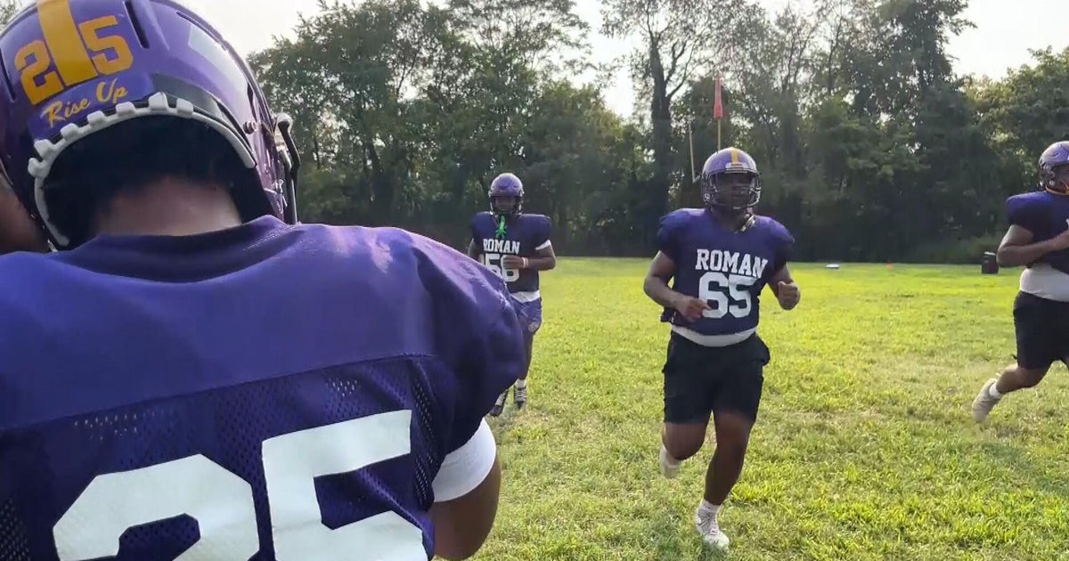 After locker room break-in, Philadelphia high school football team makes do without running water, restrooms