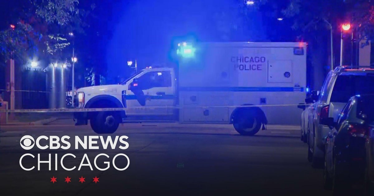 Man, 28, in critical condition after shooting on Chicago's Near West Side