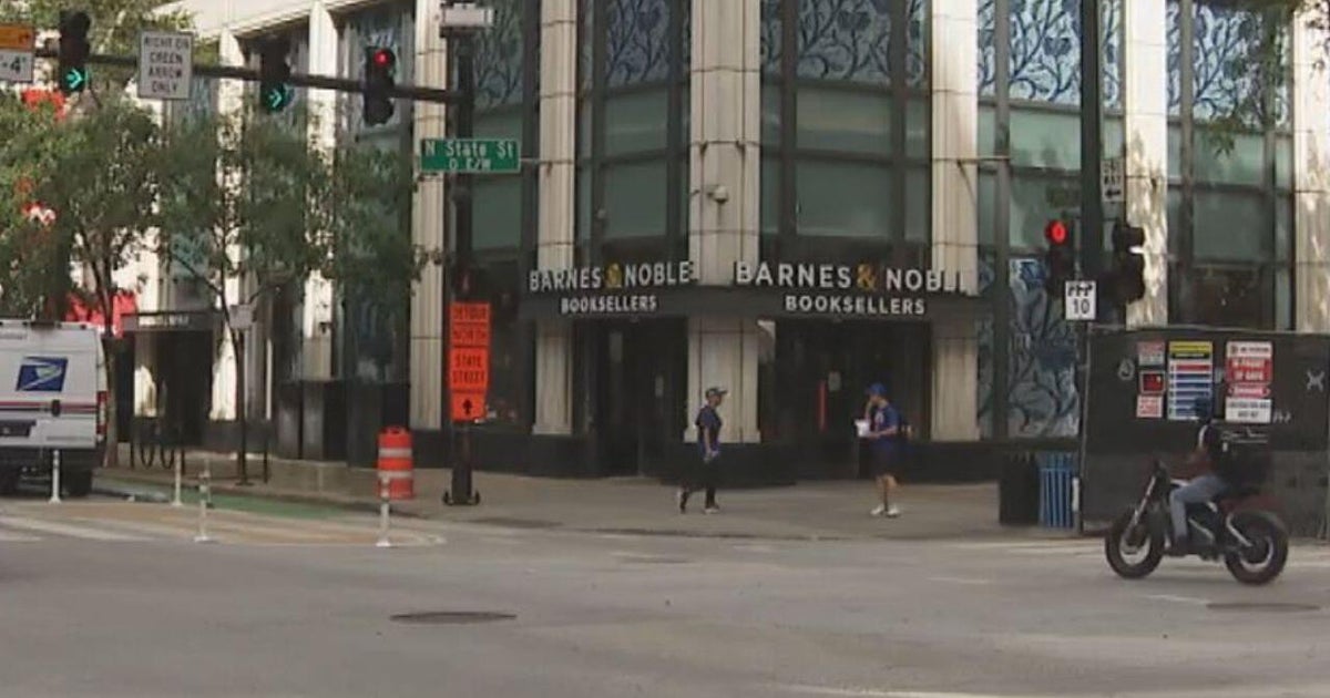 Grand opening of new Barnes and Noble store in the Loop happening ...