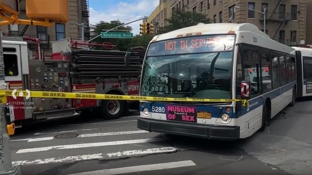 fdny-bus-crash.jpg 