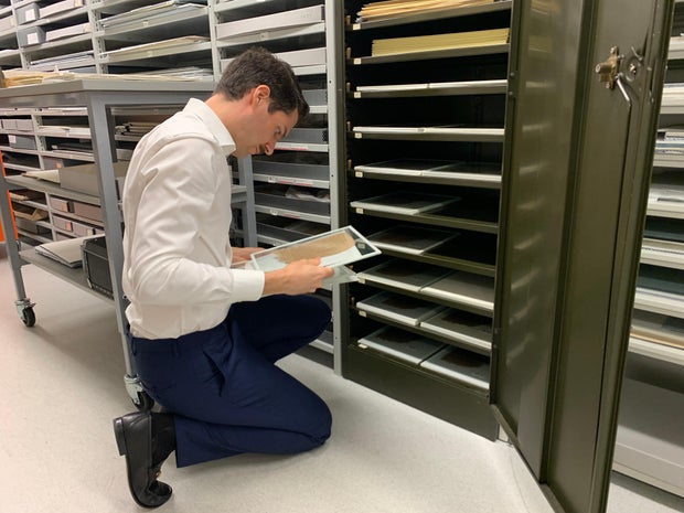 Conserving Papyri 