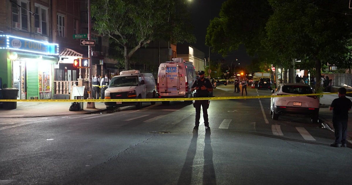 2 men wanted after teen shot dead in Brooklyn, police say - CBS New York
