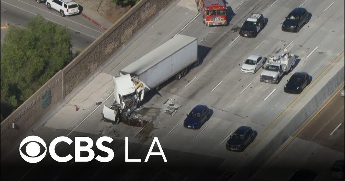 Westbound 10 Freeway lanes closed after 2 semi-trucks collide
