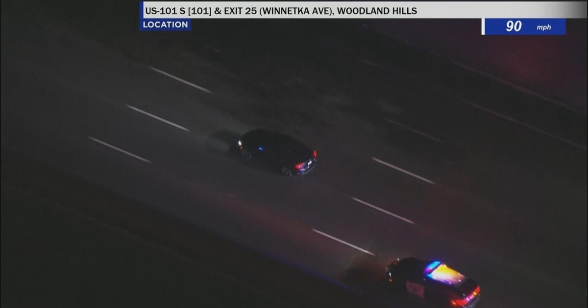 LAPD pursuit of burglary suspect from Chatsworth ends in South LA; three arrested after chase from Ventura County to Woodland Hills