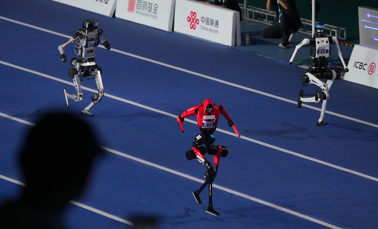 Chinese robot beats Usain Bolt's 100-meter sprint world record in ...