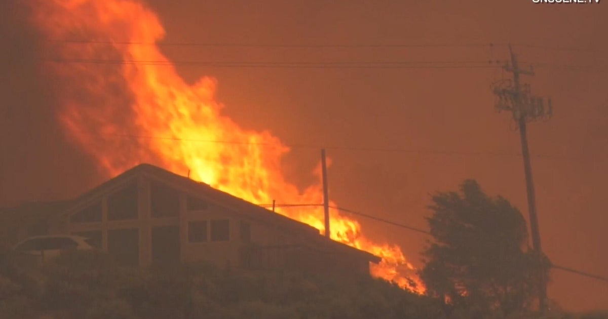Rush to escape in Nevada as Hawk Fire sweeps into Reno neighborhoods