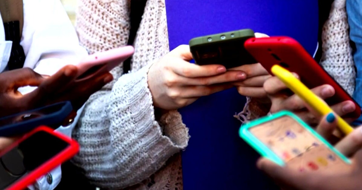 California lawmakers consider bills that would crack down on social media for kids under 16