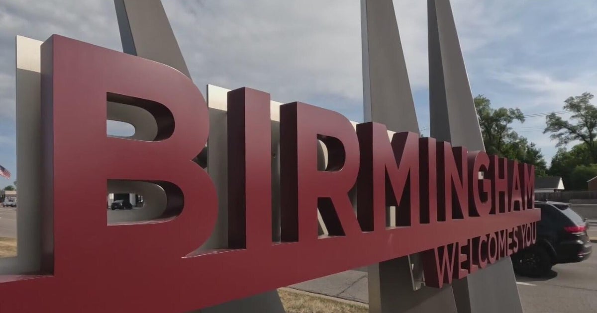 Birmingham, Michigan residents sound off on city's new welcome signs