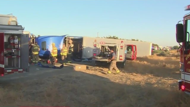 i-5-overturn-big-rig-082726.jpg 