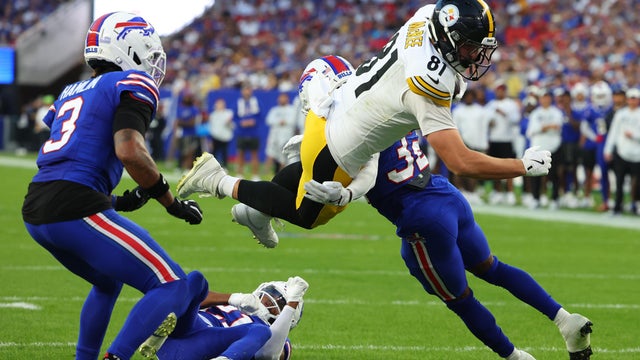 Pittsburgh Steelers v Buffalo Bills 