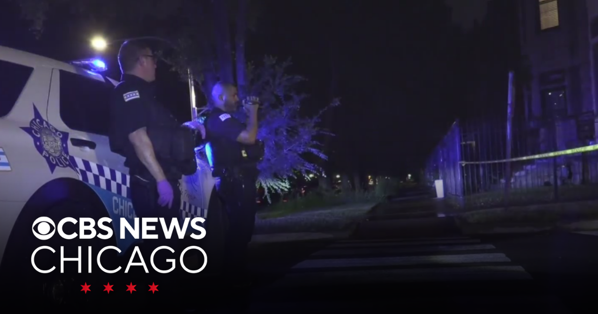 1 dead, 2 wounded in late-night shooting in Chicago's Bronzeville community