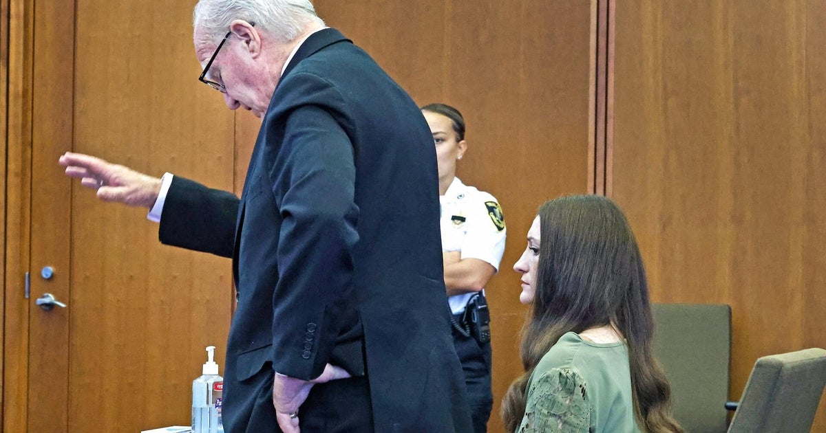 Lindsay Clancy's lawyer files emergency appeal before judge calls mistrial