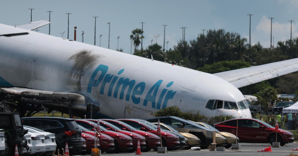 Flight data shows pilot started go-around then reversed course in fatal Miami cargo plane crash, NTSB says