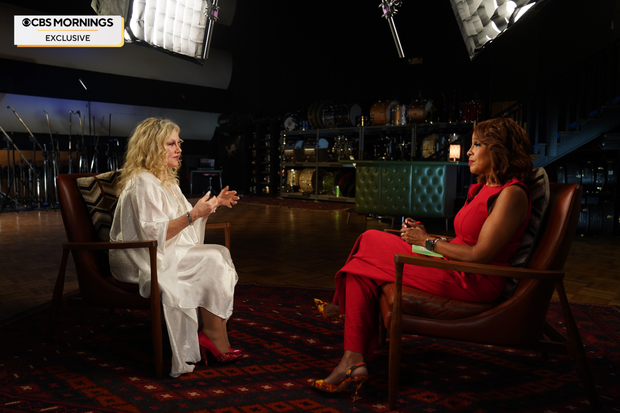 gayle-king-and-stella-parton.png