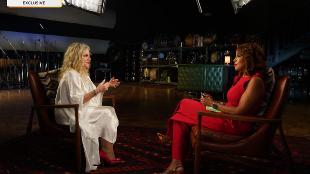 gayle-king-and-stella-parton.png 