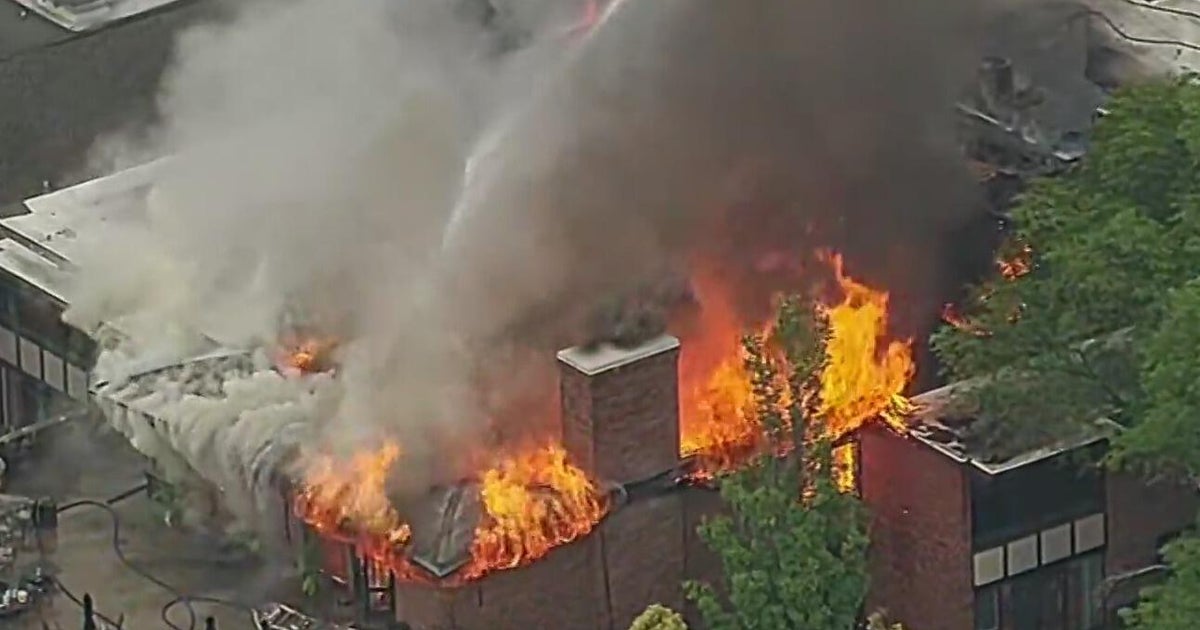 Crews respond to massive fire at Lochmoor Club in Grosse Pointe Woods