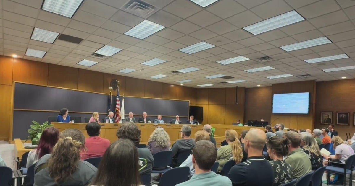 St. Clair Shores residents call for police to suspend Flock camera use