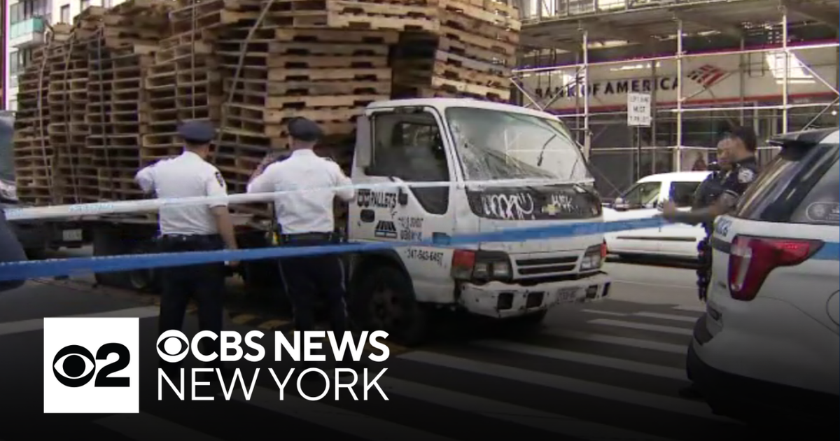 1 dead, 2 injured after pedestrians hit in Chinatown in NYC, police say
