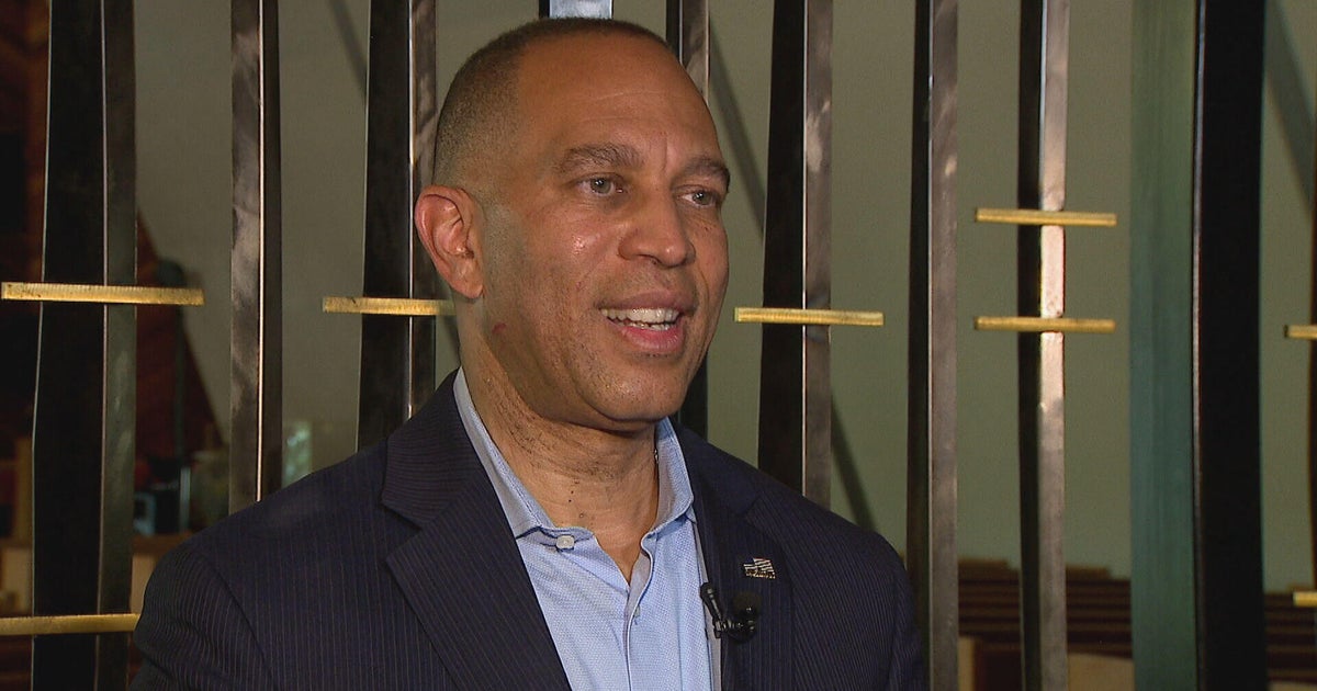 House Minority Leader Hakeem Jeffries comes to Colorado, says Republican policies are hurting Black Americans