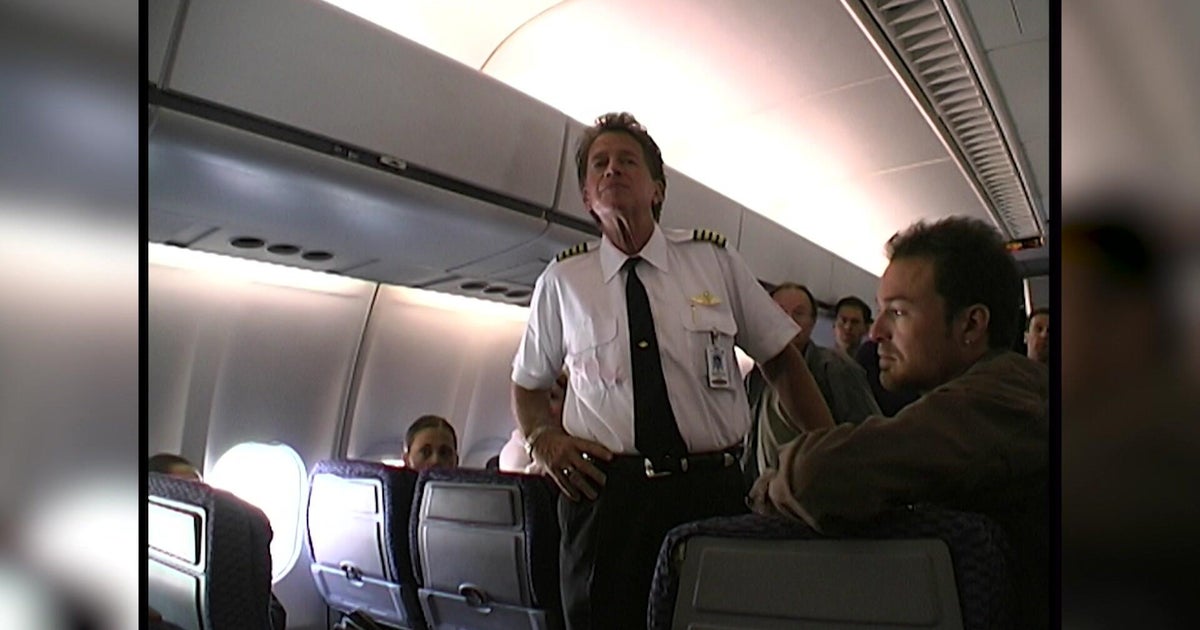 Pilot who was diverted to Newfoundland after 9/11 attacks reflects on emotional flight: 