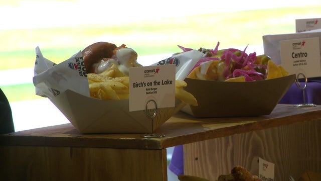 6p-pkg-us-bank-stadium-food-wccob92l.jpg 