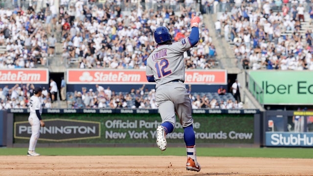 Francisco Lindor #12 of the New York Mets runs the bases after his eighth inning grand slam home run against the New York Yankees at Yankee Stadium on September 12, 2026 in New York City. 