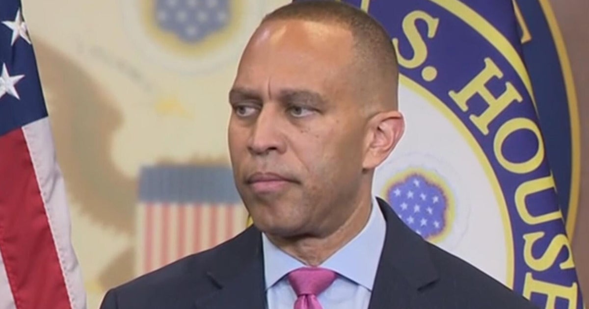 Jeffries calls for immediate congressional action on artificial intelligence