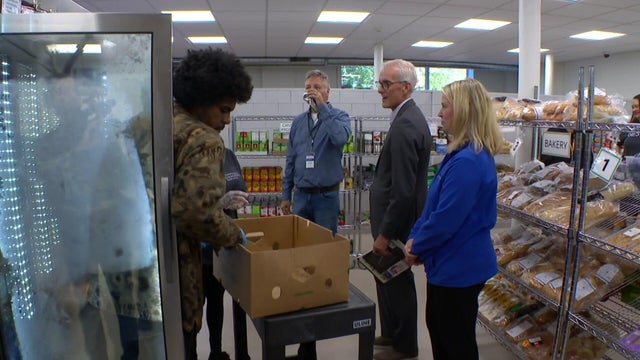 12p-vo-feeding-america-charest-091626.jpg 