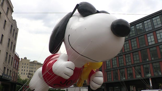 macys-new-snoopy-balloon-hi-res-still-10-28-0418.jpg