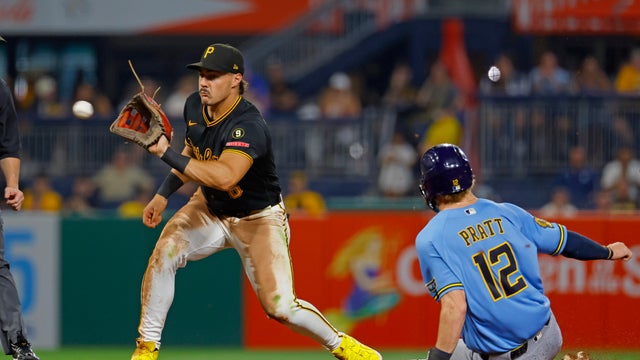 Milwaukee Brewers v Pittsburgh Pirates 