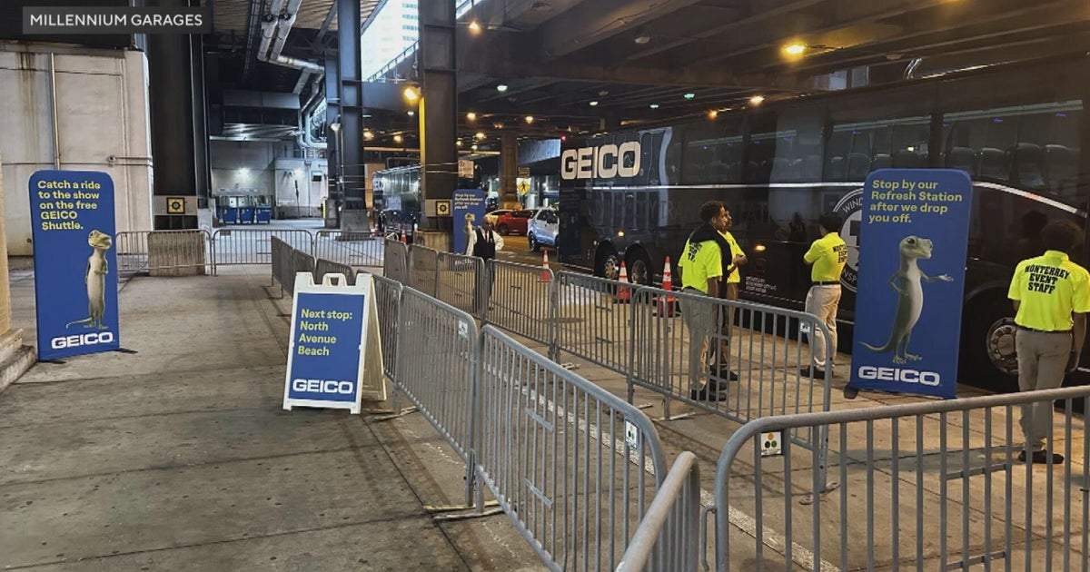 Free shuttle buses return for Bears fans to get to Soldier Field from Millennium Park garage
