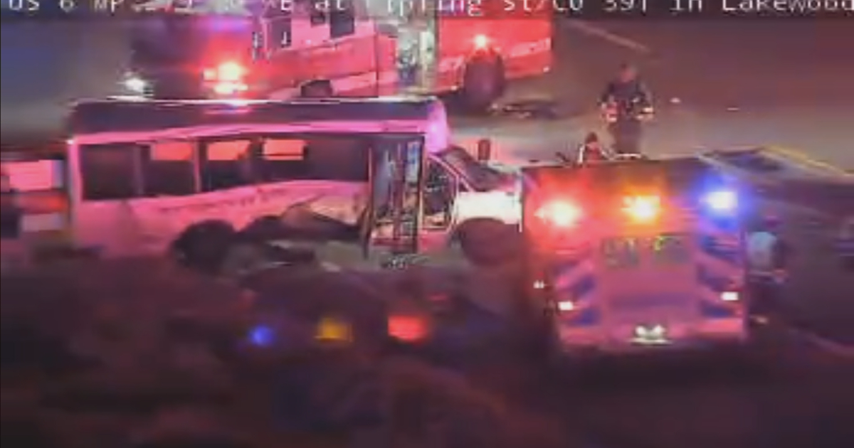 Colorado driver pleads guilty to felony charges following crash into wrestling team's bus