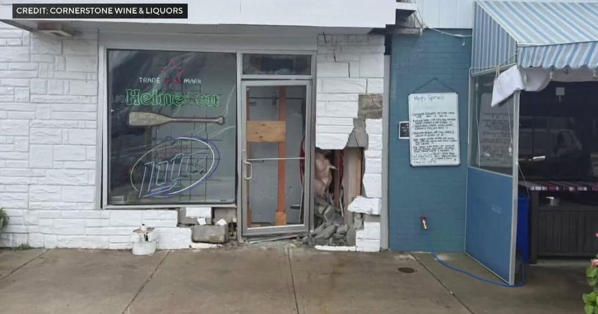 Car crashes into Lavallette, N.J. restaurant outdoor dining area, killing 1 and ...