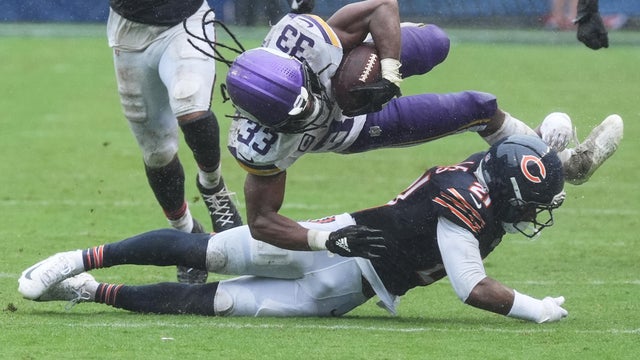 Aaron Jones Sr.,Cam Lewis 