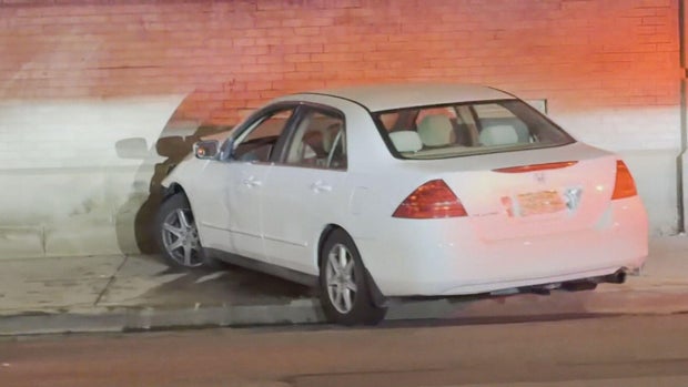 breaking-denver-car-crash-wall-6avo-transfer-frame-559.jpg 