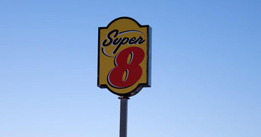 cbsnews.com - Dan  Raby - College Park hotel ordered to pay $164 million to victim in child sex trafficking lawsuit