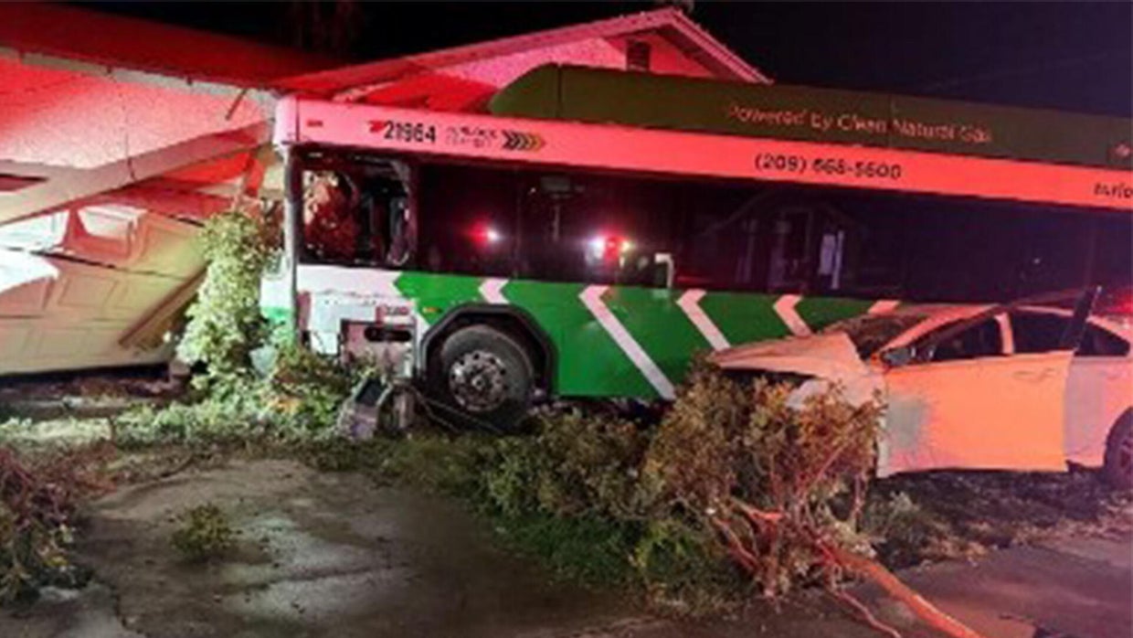 Turlock transit bus crashes into house after collision, leaving 1 dead ...
