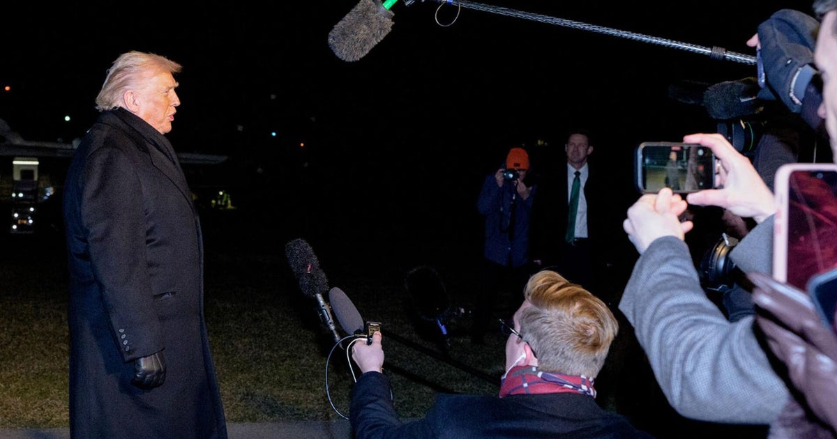 Legal expert explains why judge halted Trump's media ban