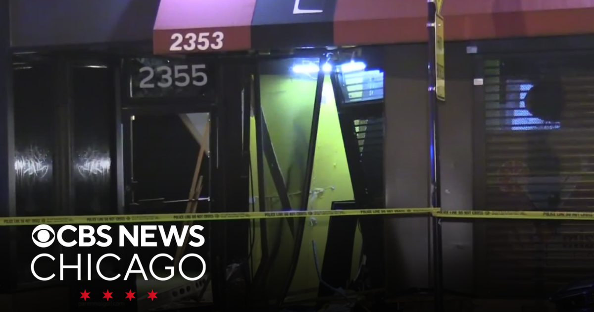 ATM stolen during crash-and-grab burglary at Lincoln Park liquor store