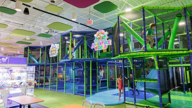 chuck-e-cheese-advetnture-world.png 