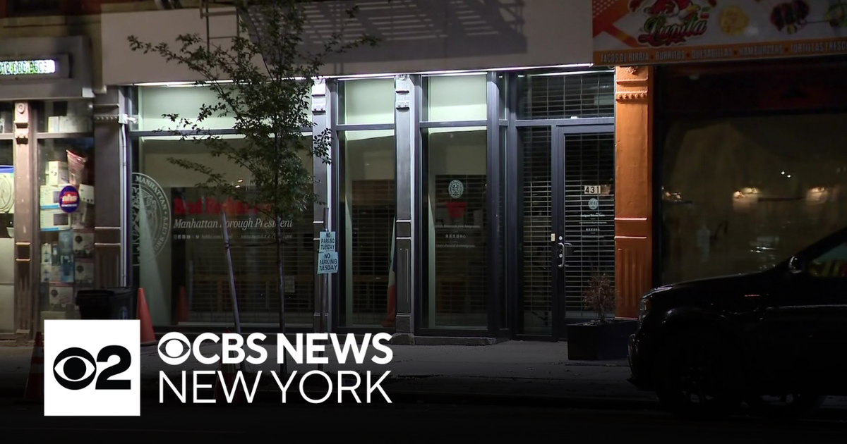 Immigration welcome center opening in NYC - CBS New York