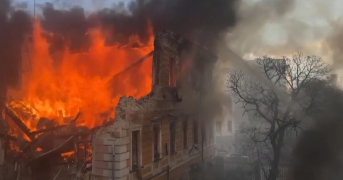 Russia continues daytime drone strikes in Kyiv