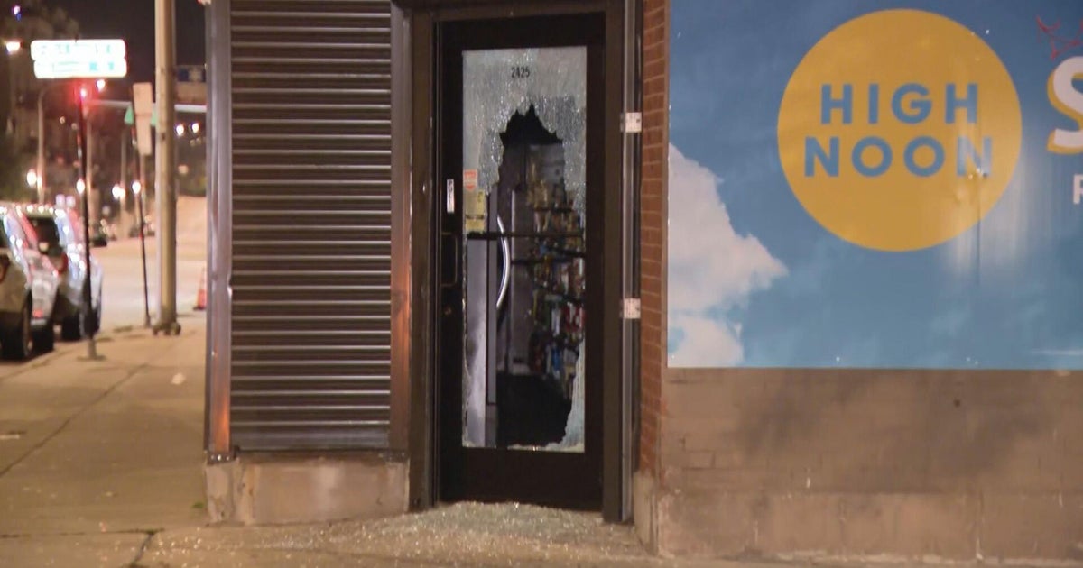 Multiple businesses hit by burglars on Chicago's North, Northwest sides