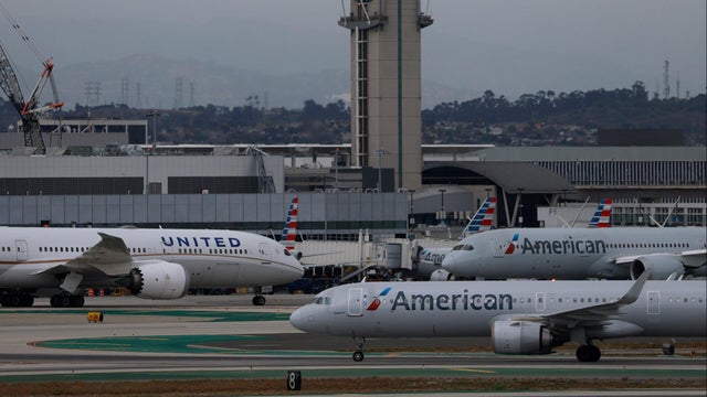 Fuel costs push holiday airfare to 10-year high