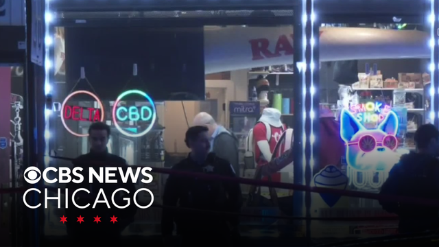 Man shot, killed inside Portage Park smoke shop